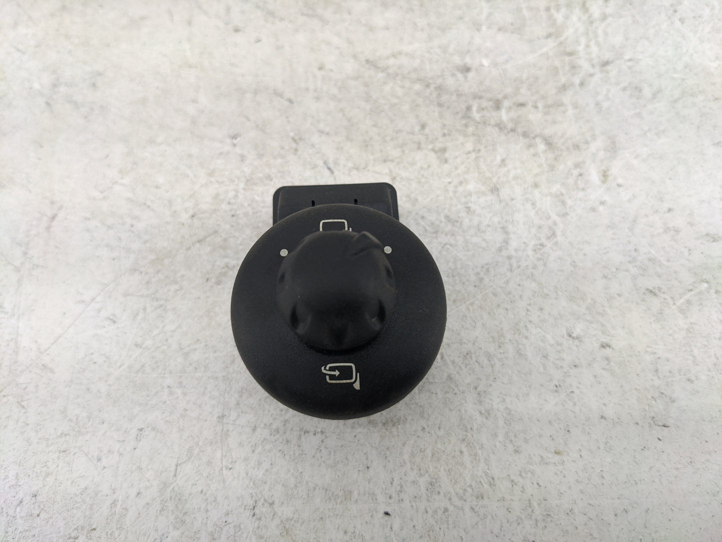 2013 Mini Clubman Driver Left Door Mirror Power Switch - Oemusedautoparts1.com