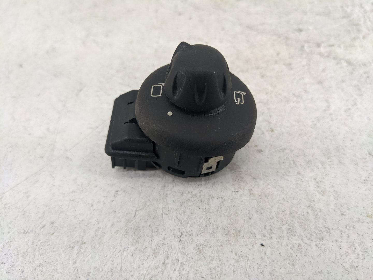 2013 Mini Clubman Driver Left Door Mirror Power Switch - Oemusedautoparts1.com