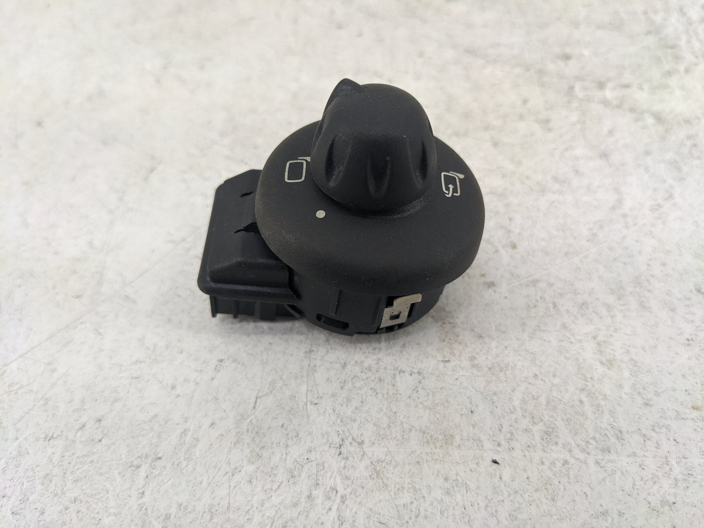2013 Mini Clubman Driver Left Door Mirror Power Switch - Oemusedautoparts1.com