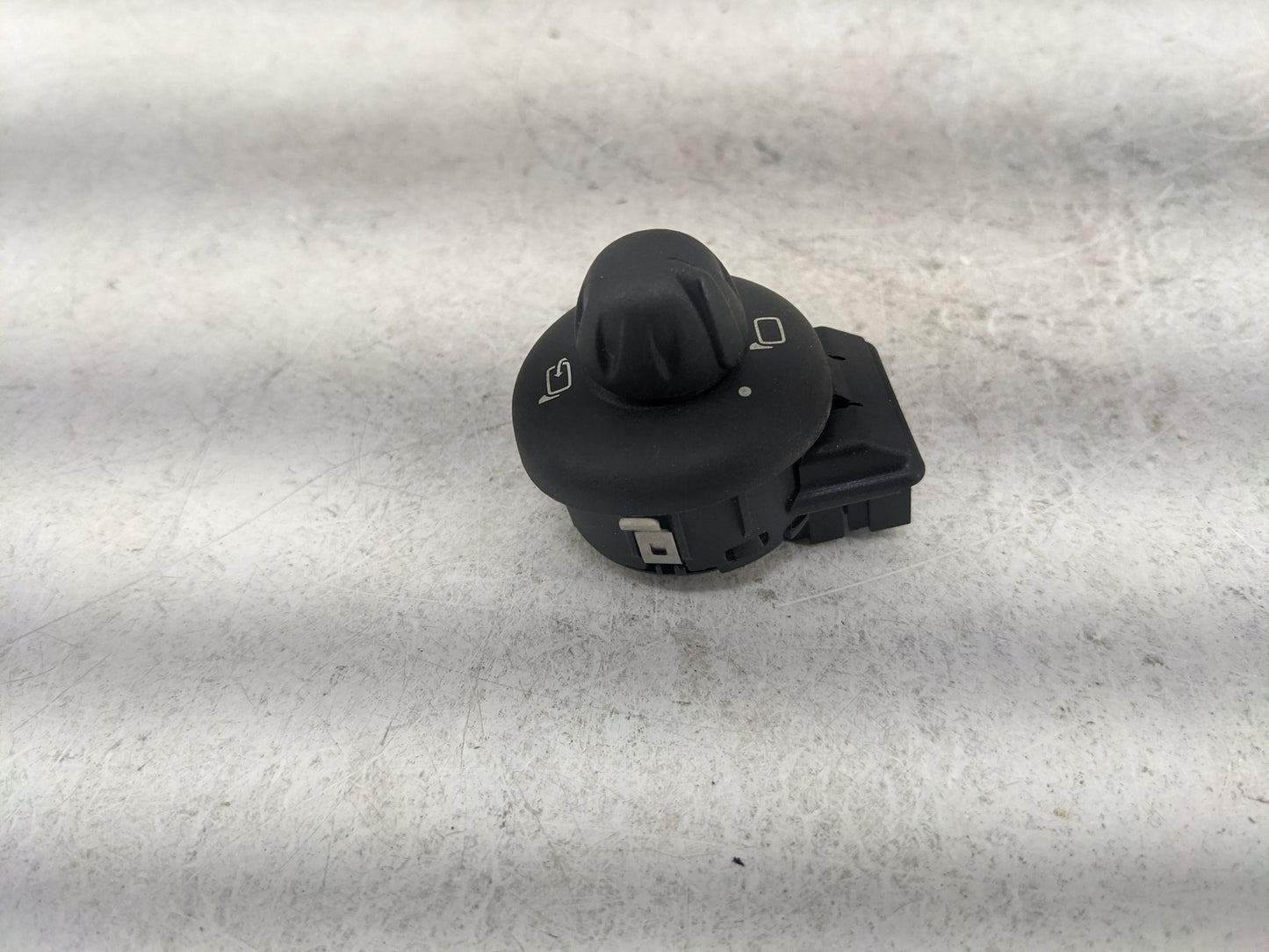 2013 Mini Clubman Driver Left Door Mirror Power Switch - Oemusedautoparts1.com