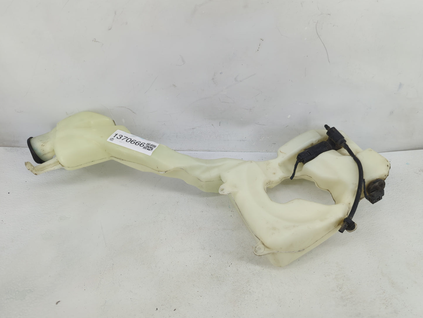 2008-2014 Mini Cooper Windshield Washer Fluid Reservoir Bottle Oem - Oemusedautoparts1.com