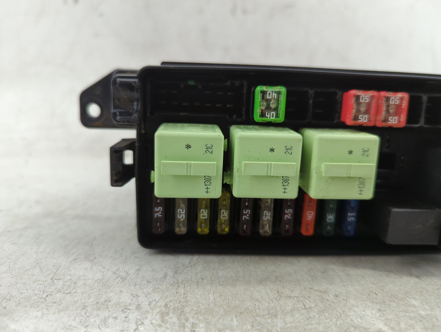2011-2016 Mini Cooper Fusebox Fuse Box Panel Relay Module P/N:9240943-02 17236010 Fits Fits 2011 2012 2013 2014 2015 2016 OE