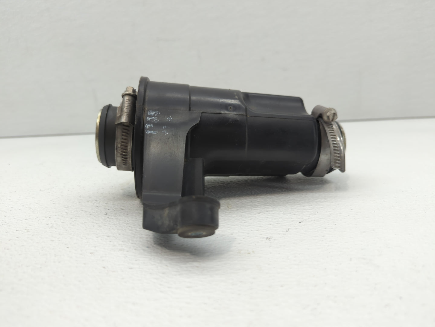 2013 Mini Cooper Air Cleaner Intake Duct Hose Tube - Oemusedautoparts1.com