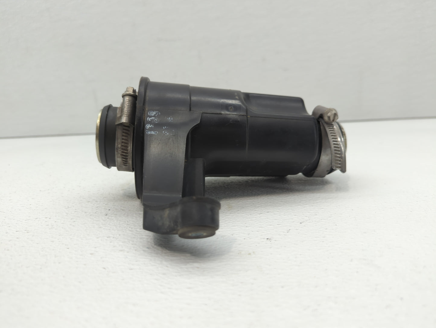 2013 Mini Cooper Air Cleaner Intake Duct Hose Tube - Oemusedautoparts1.com