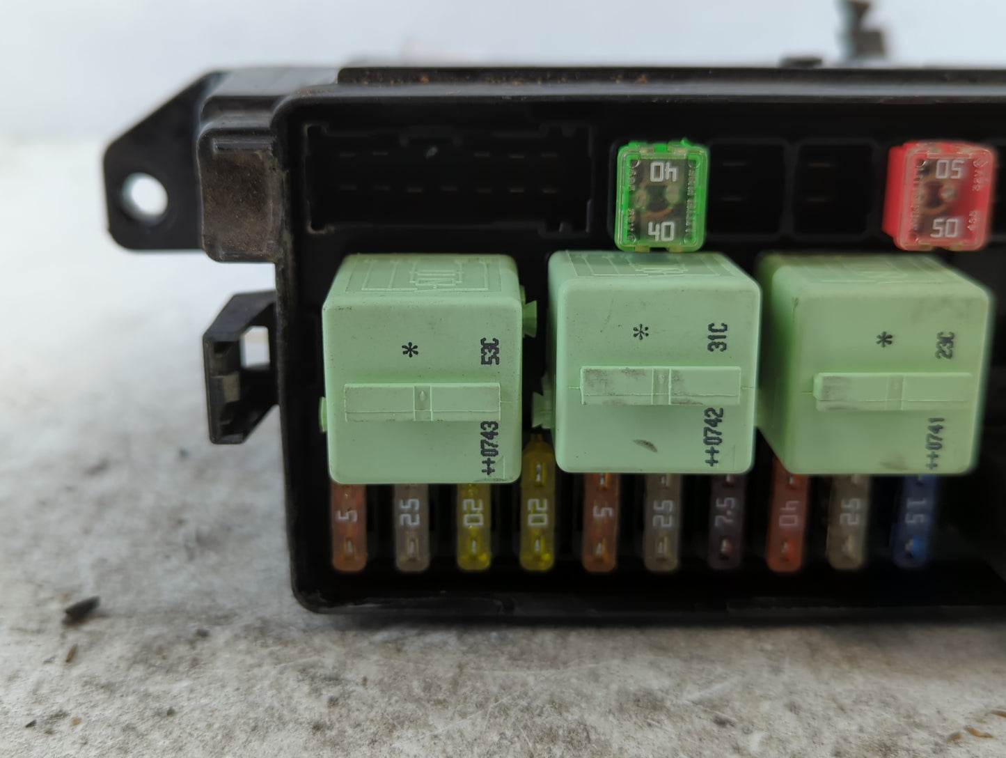 2011-2016 Mini Cooper Fusebox Fuse Box Panel Relay Module P/N:17236010 3449504-02 Fits Fits 2011 2012 2013 2014 2015 2016 OE