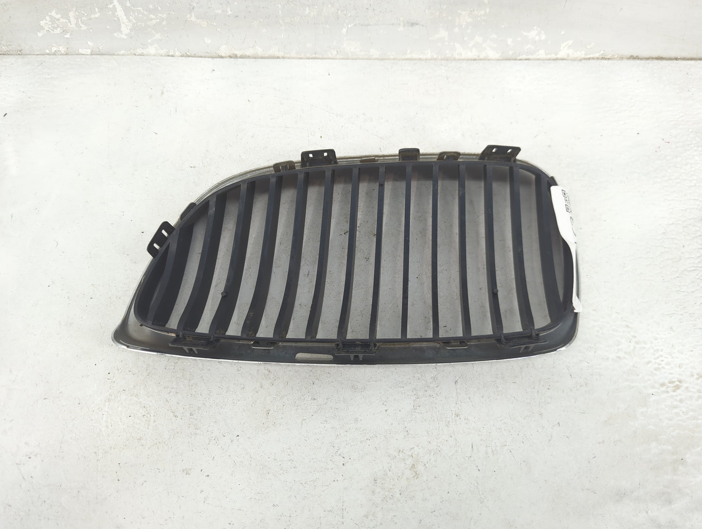 2011-2014 Mini Cooper Countryman Front Grille Bumper Not Included - Oemusedautoparts1.com