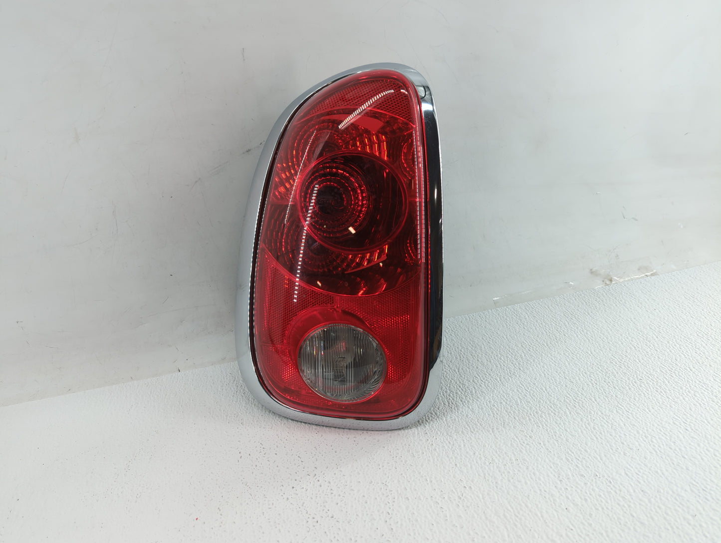 2011-2016 Mini Cooper Countryman Tail Light Assembly Driver Left OEM P/N:9808151 Fits Fits 2011 2012 2013 2014 2015 2016 OEM