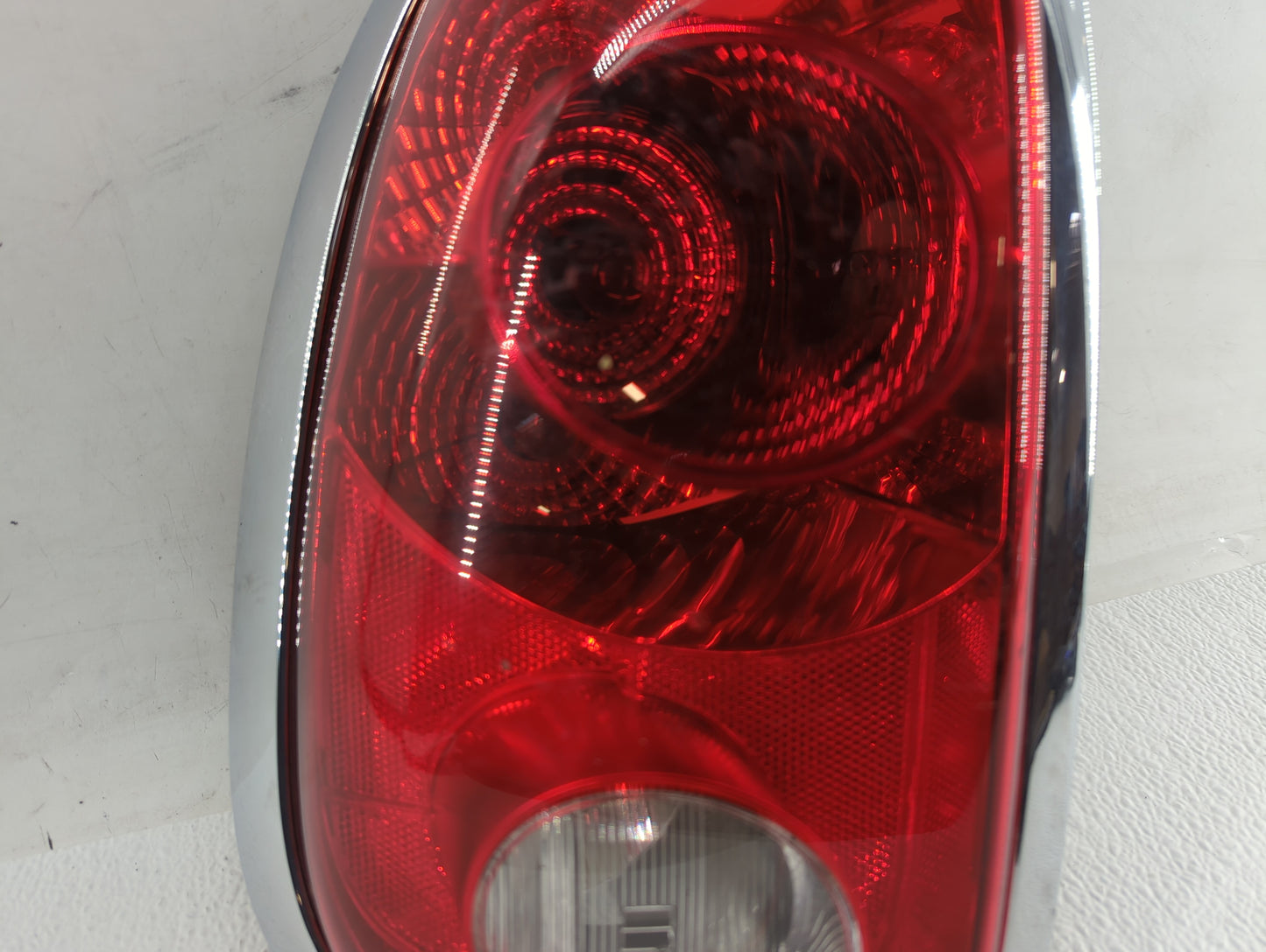 2011-2016 Mini Cooper Countryman Tail Light Assembly Driver Left OEM P/N:9808151 Fits Fits 2011 2012 2013 2014 2015 2016 OEM