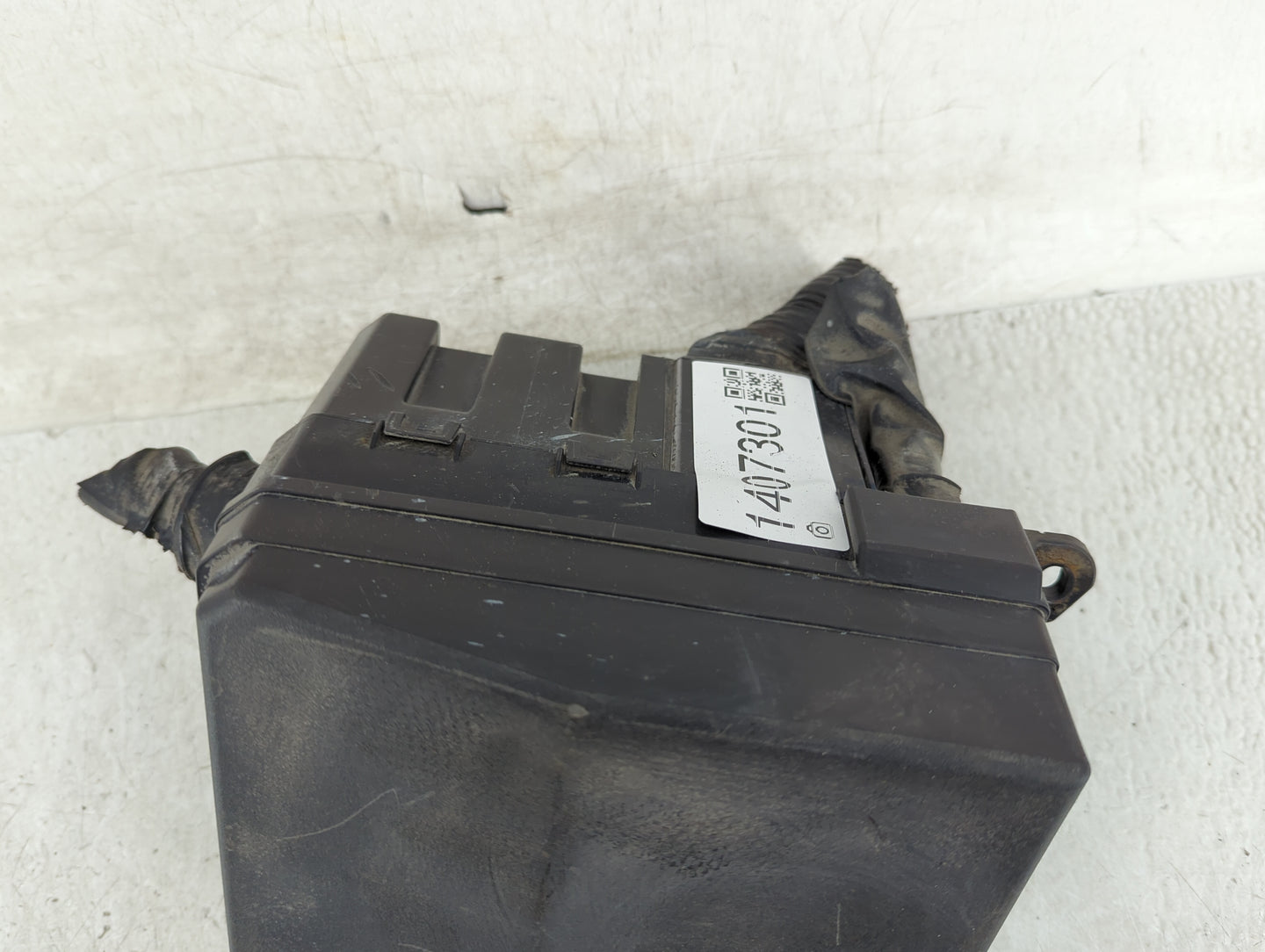 2012-2015 Mitsubishi Lancer Fusebox Fuse Box Panel Relay Module Fits Fits 2012 2013 2014 2015 OEM Used Auto Parts - Oemuseda