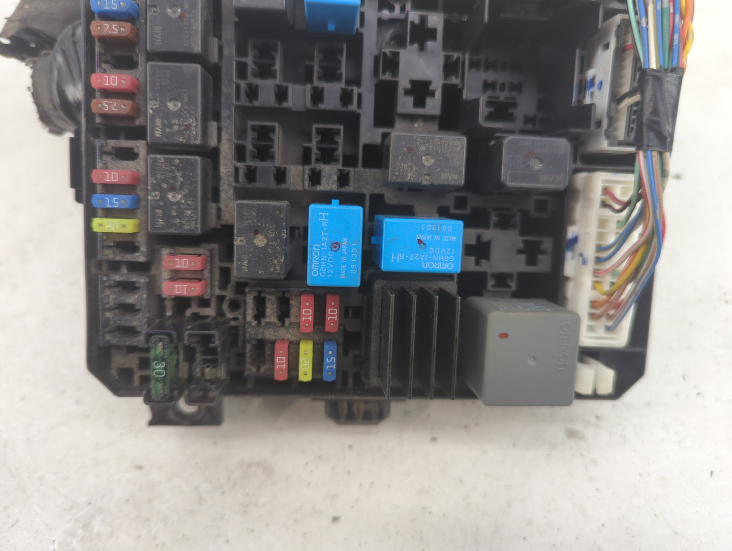 2012-2015 Mitsubishi Lancer Fusebox Fuse Box Panel Relay Module Fits Fits 2012 2013 2014 2015 OEM Used Auto Parts - Oemuseda