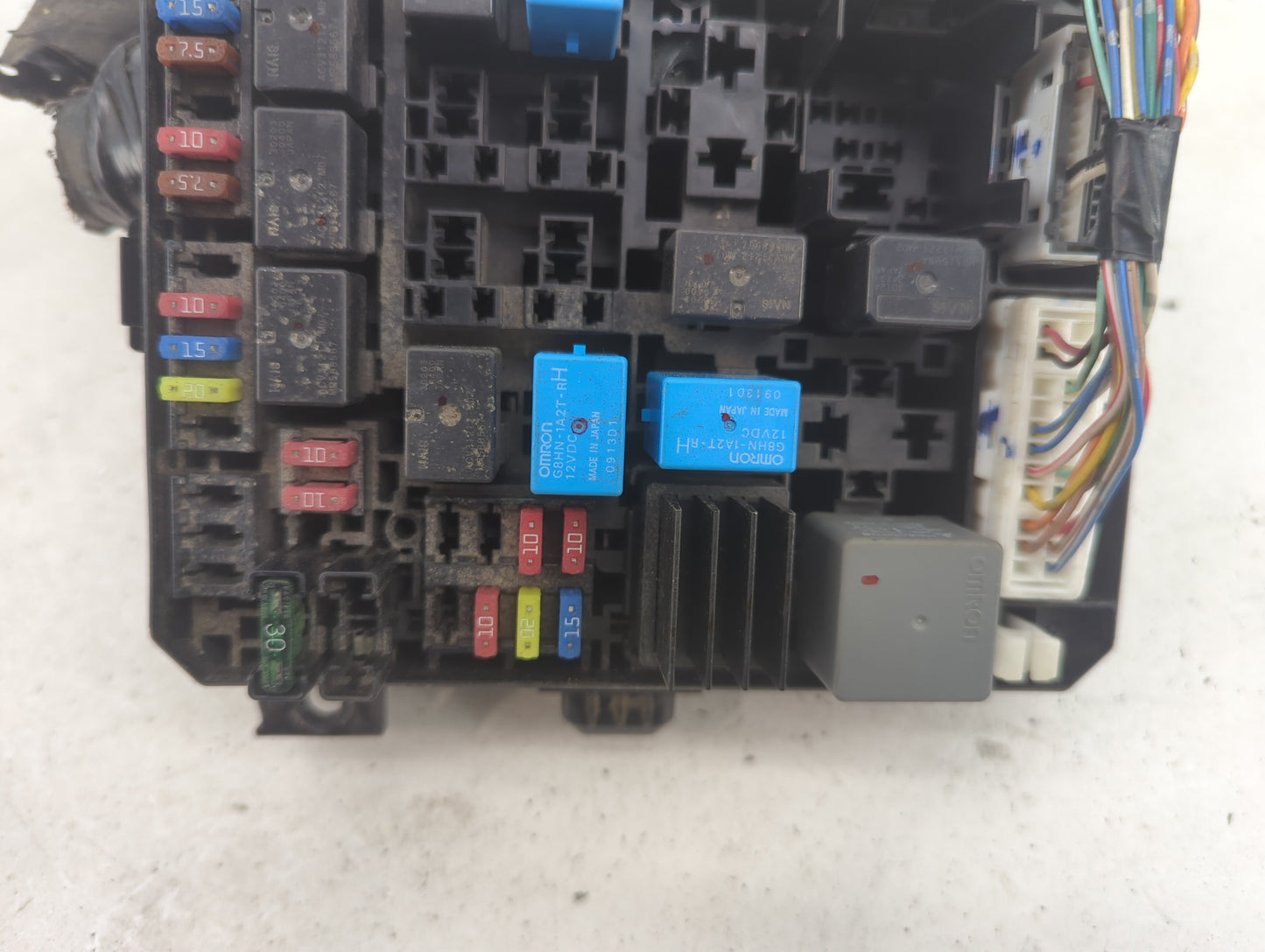 2012-2015 Mitsubishi Lancer Fusebox Fuse Box Panel Relay Module Fits Fits 2012 2013 2014 2015 OEM Used Auto Parts - Oemuseda