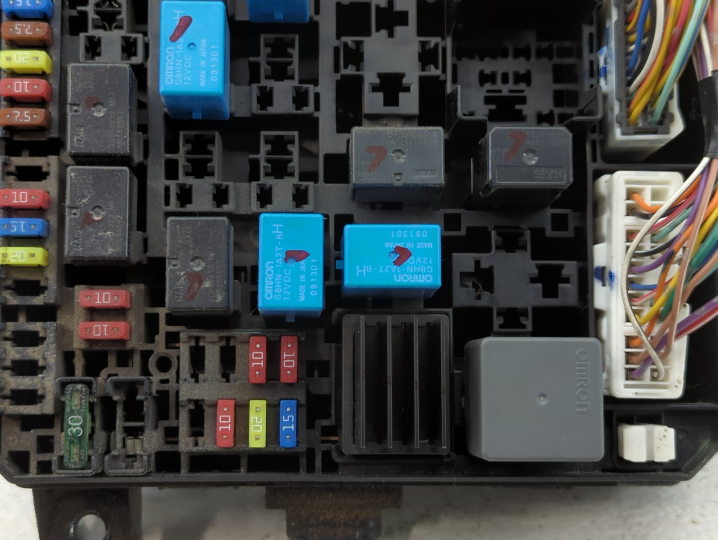 2012-2015 Mitsubishi Lancer Fusebox Fuse Box Panel Relay Module P/N:8565A268 Fits Fits 2012 2013 2014 2015 OEM Used Auto Par