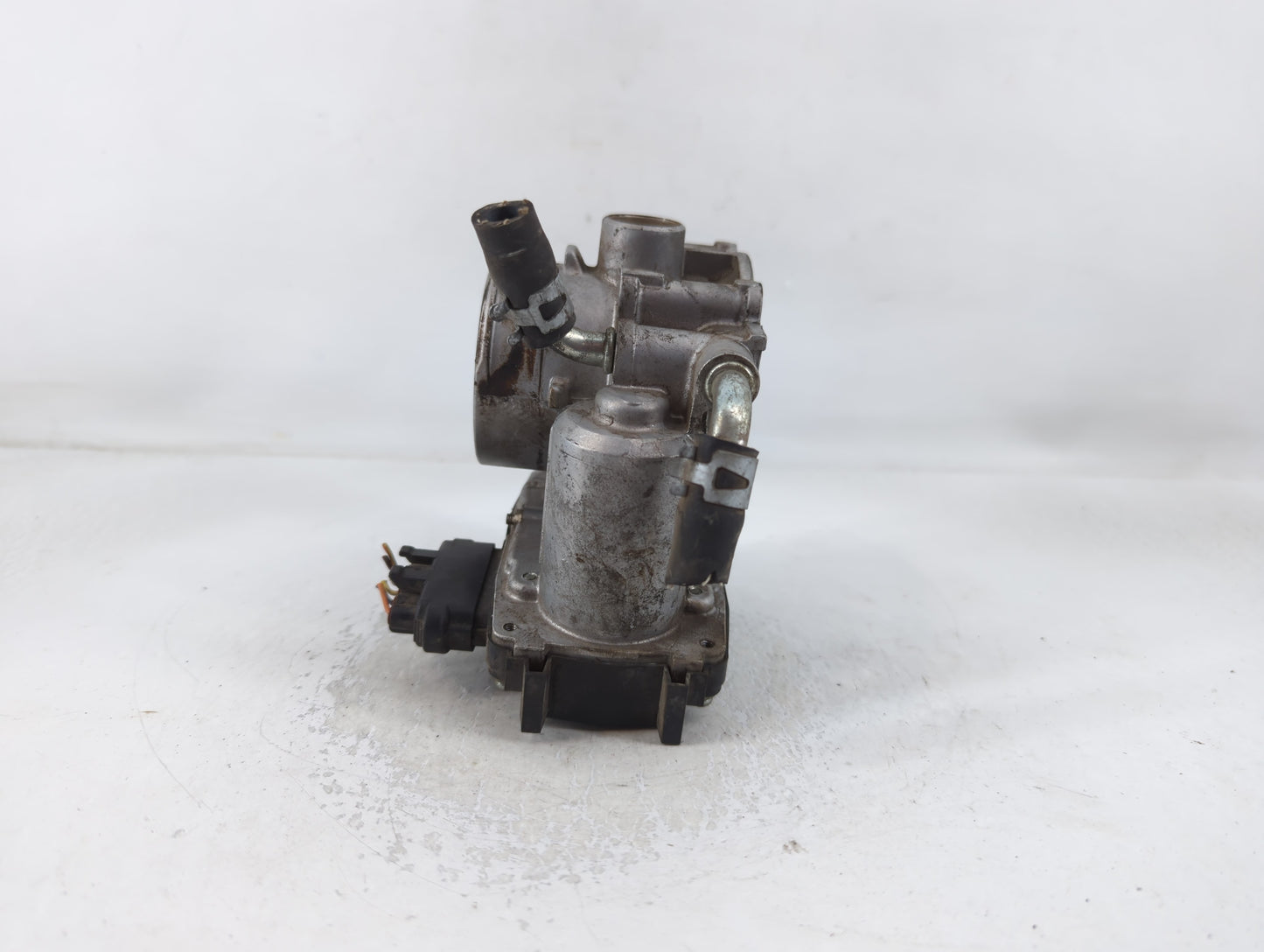 2013-2017 Mitsubishi Lancer Throttle Body P/N:2Y20 0848 Fits Fits 2013 2014 2015 2016 2017 OEM Used Auto Parts - Oemusedauto