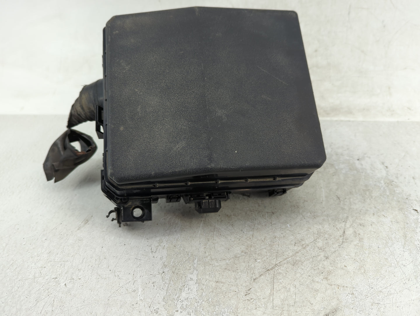 2011-2013 Mitsubishi Outlander Fusebox Fuse Box Panel Relay Module P/N:PR061-02000 Fits Fits 2011 2012 2013 OEM Used Auto Pa