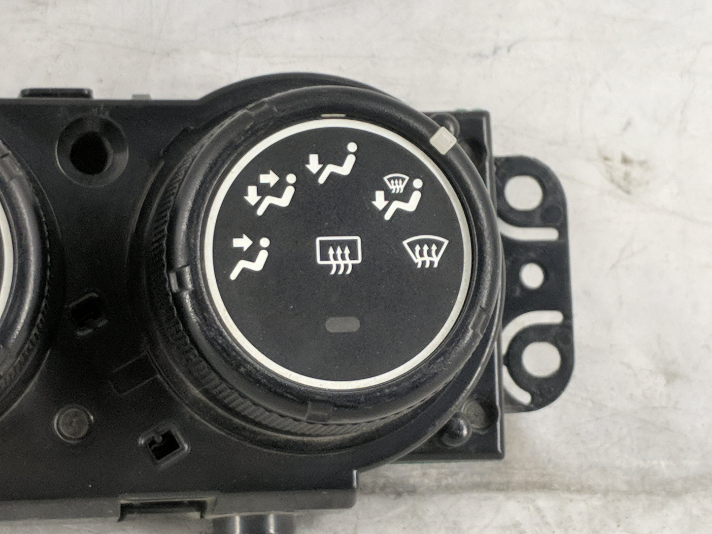 2007-2013 Mitsubishi Outlander Climate Control Module Temperature AC/Heater Replacement P/N:7820A116XA Fits OEM Used Auto Pa