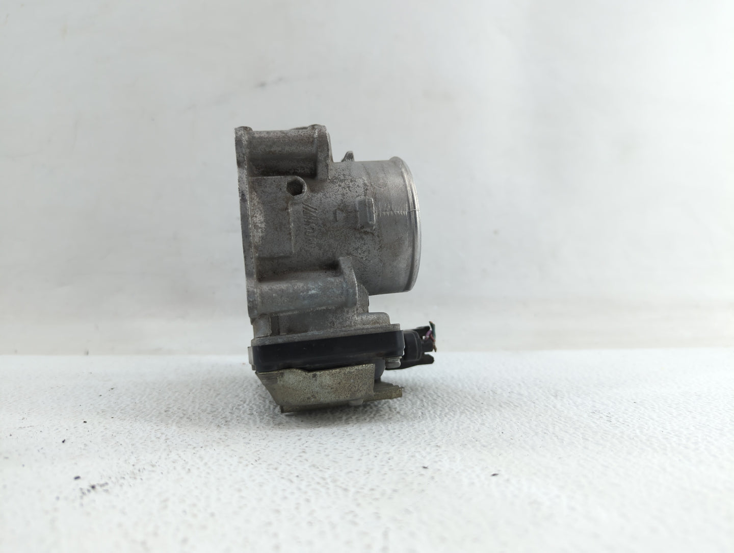 2013 Mitsubishi Outlander Throttle Body P/N:4909 0888 2731 0088 Fits OEM Used Auto Parts - Oemusedautoparts1.com