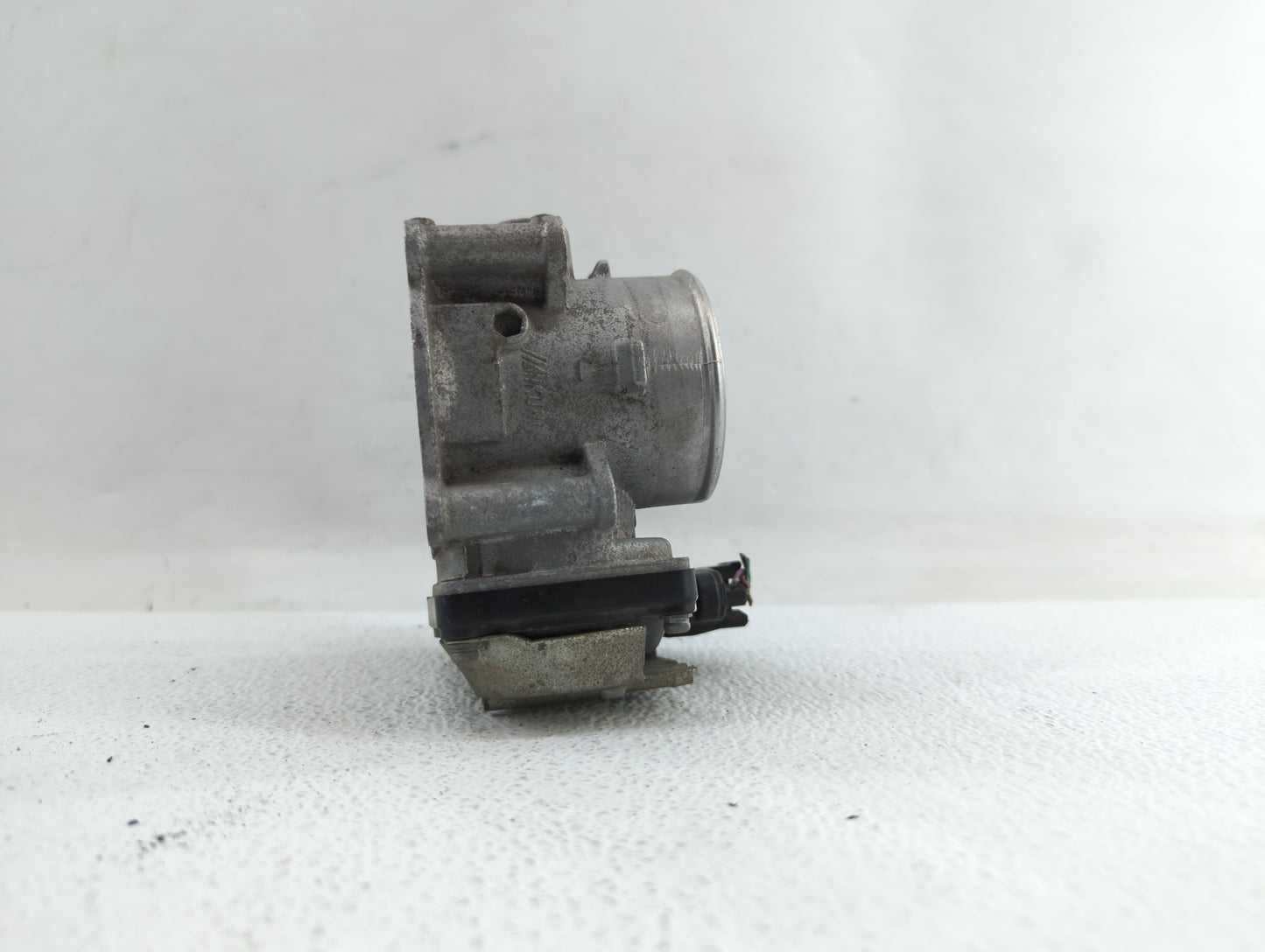 2013 Mitsubishi Outlander Throttle Body P/N:4909 0888 2731 0088 Fits OEM Used Auto Parts - Oemusedautoparts1.com