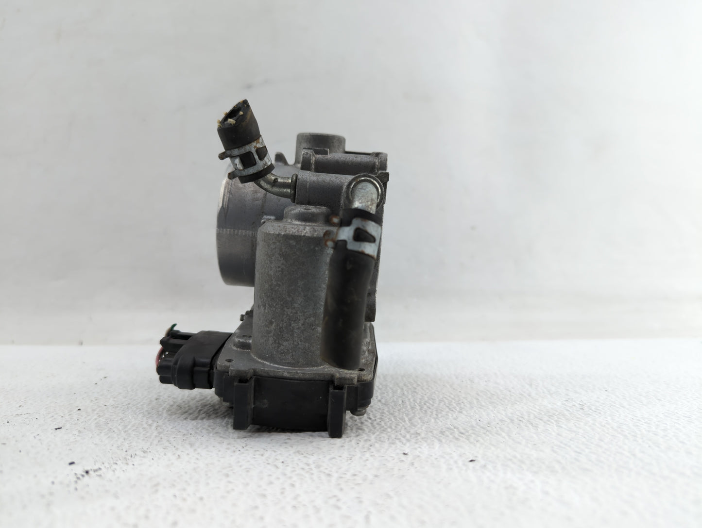 2013 Mitsubishi Outlander Throttle Body P/N:4909 0888 2731 0088 Fits OEM Used Auto Parts - Oemusedautoparts1.com