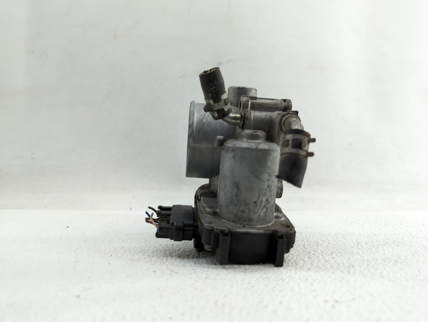 2013 Mitsubishi Outlander Throttle Body P/N:4909 0888 2731 0088 Fits OEM Used Auto Parts - Oemusedautoparts1.com