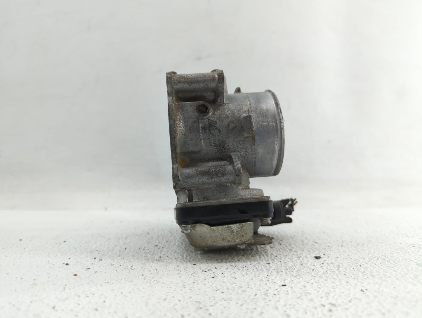 2013 Mitsubishi Outlander Throttle Body P/N:4909 0888 2731 0088 Fits OEM Used Auto Parts - Oemusedautoparts1.com