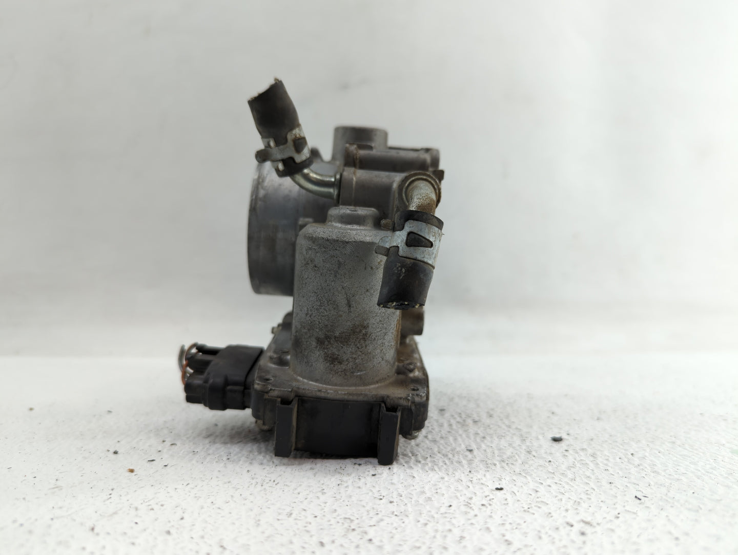 2013 Mitsubishi Outlander Throttle Body P/N:4909 0888 2731 0088 Fits OEM Used Auto Parts - Oemusedautoparts1.com