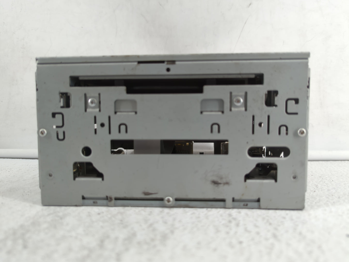 2008-2008 Mitsubishi Outlander Am Fm Cd Player Radio Receiver - Oemusedautoparts1.com