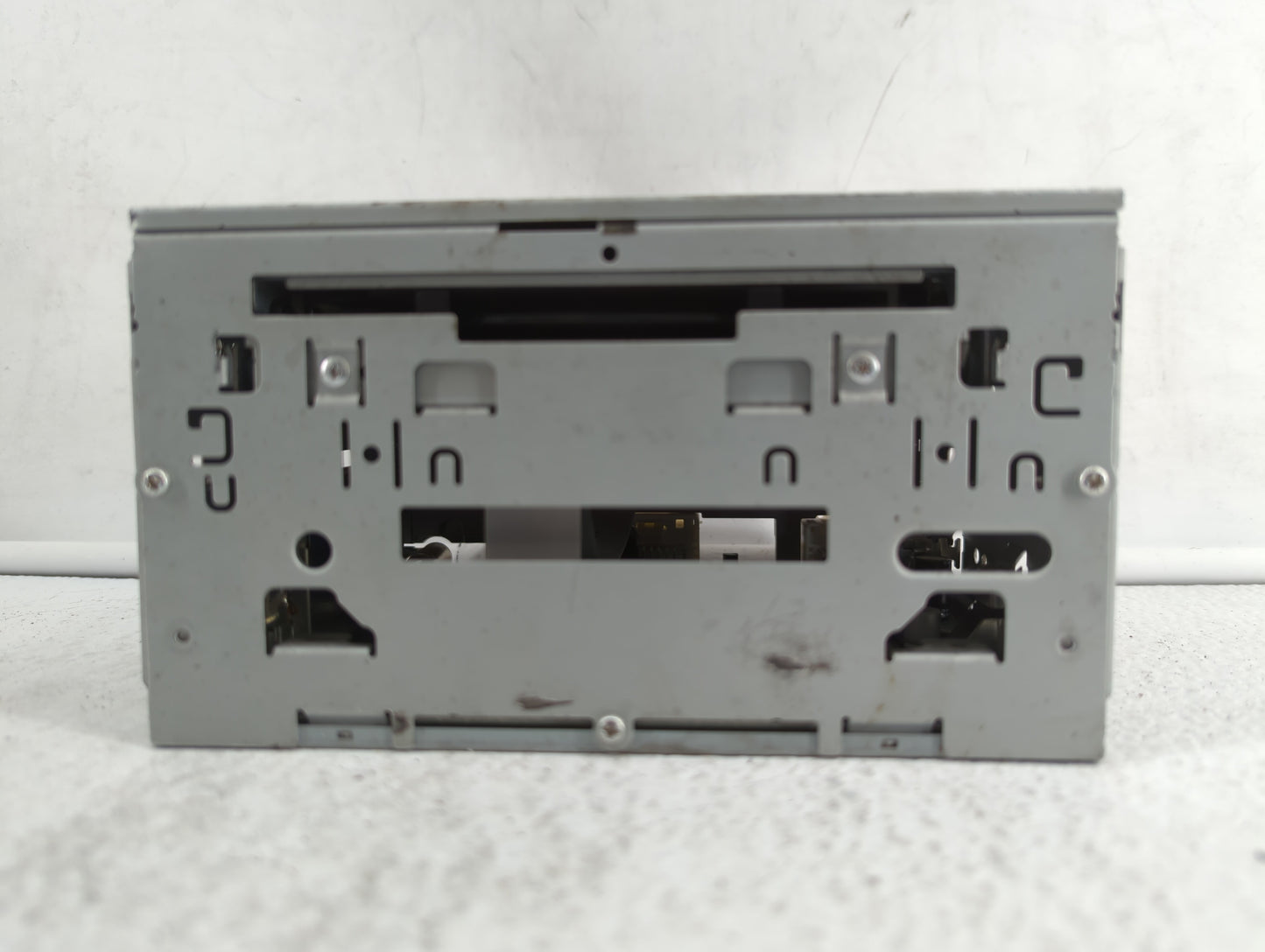 2008-2008 Mitsubishi Outlander Am Fm Cd Player Radio Receiver - Oemusedautoparts1.com