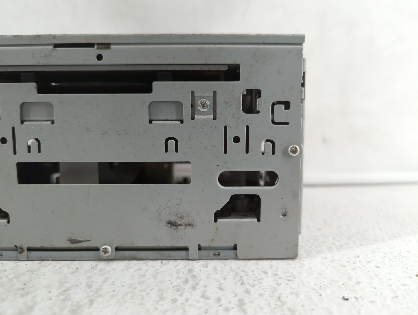 2008-2008 Mitsubishi Outlander Am Fm Cd Player Radio Receiver - Oemusedautoparts1.com