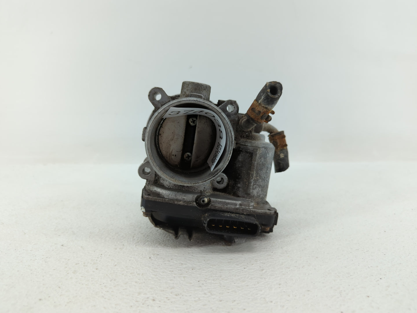 2013 Mitsubishi Outlander Throttle Body P/N:57021 B Fits Fits 2016 OEM Used Auto Parts - Oemusedautoparts1.com