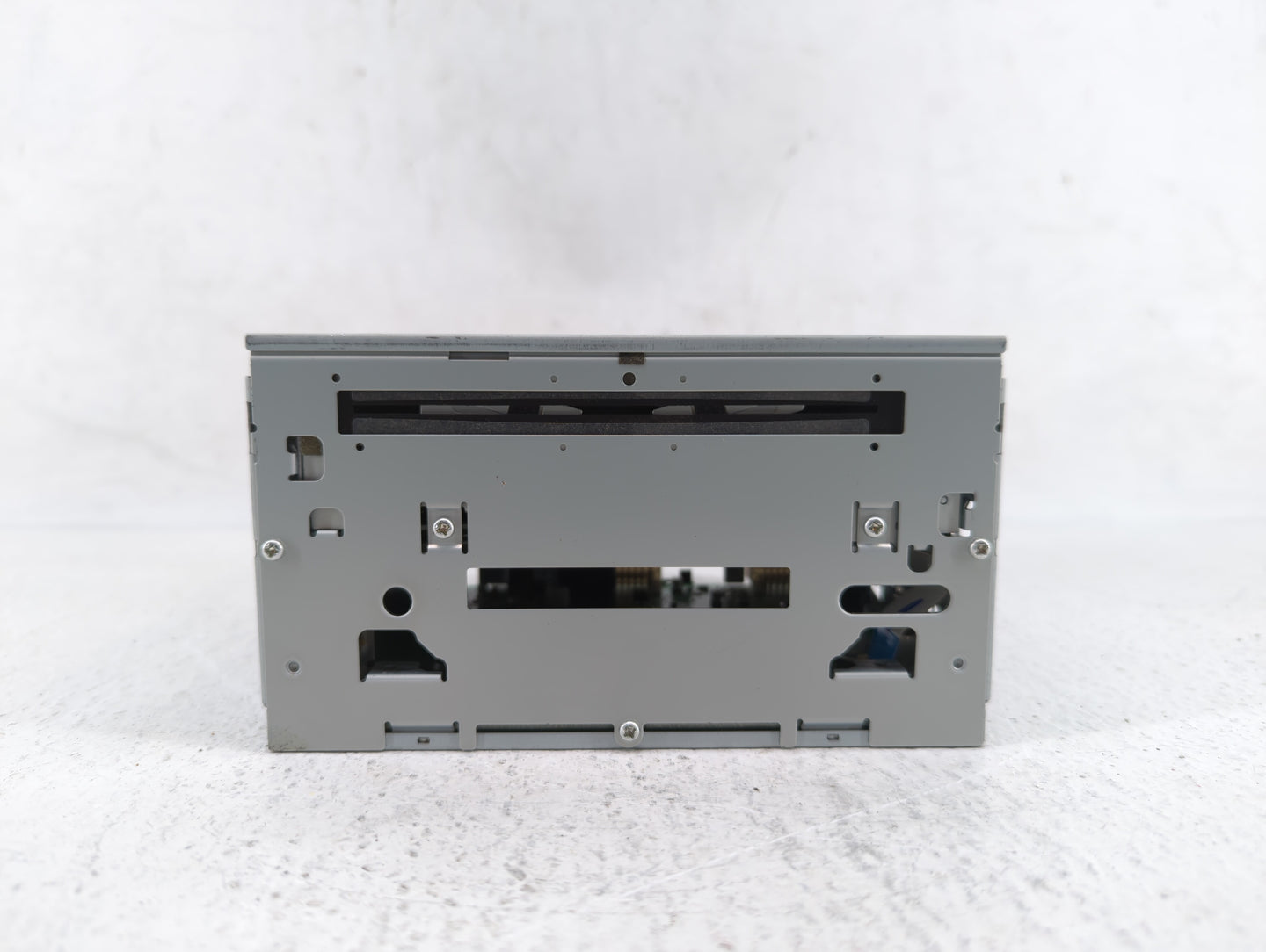 2008-2008 Mitsubishi Outlander Am Fm Cd Player Radio Receiver - Oemusedautoparts1.com