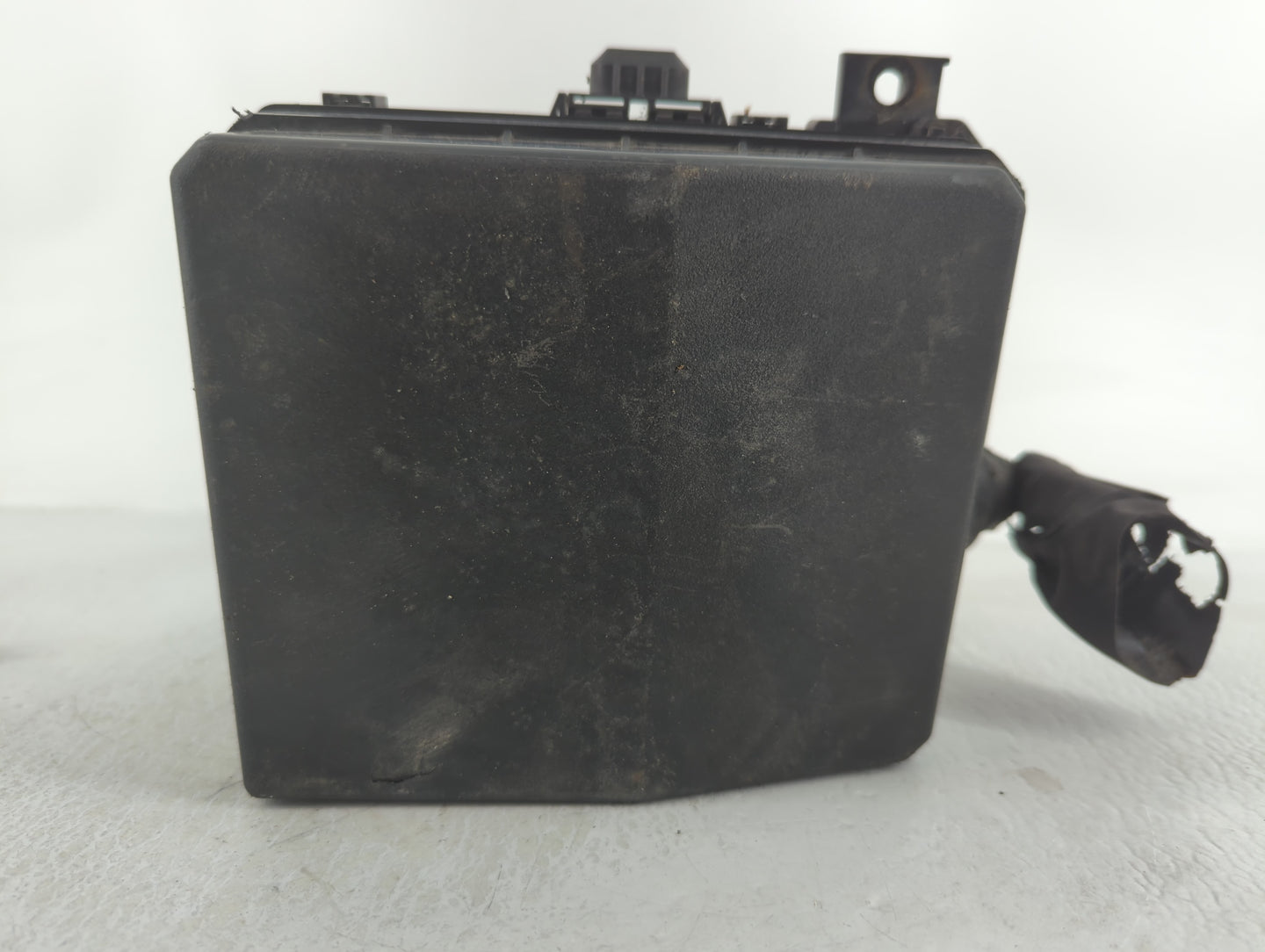 2011-2013 Mitsubishi Outlander Fusebox Fuse Box Panel Relay Module P/N:PR061-02000 Fits Fits 2011 2012 2013 OEM Used Auto Pa