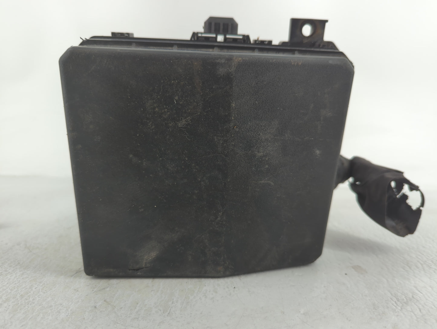 2011-2013 Mitsubishi Outlander Fusebox Fuse Box Panel Relay Module P/N:PR061-02000 Fits Fits 2011 2012 2013 OEM Used Auto Pa