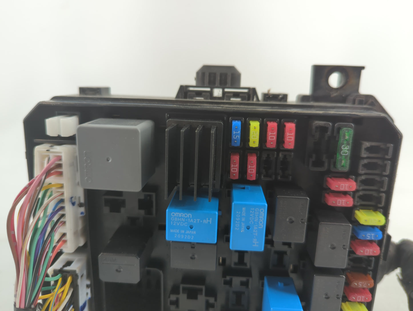 2011-2013 Mitsubishi Outlander Fusebox Fuse Box Panel Relay Module P/N:PR061-02000 Fits Fits 2011 2012 2013 OEM Used Auto Pa