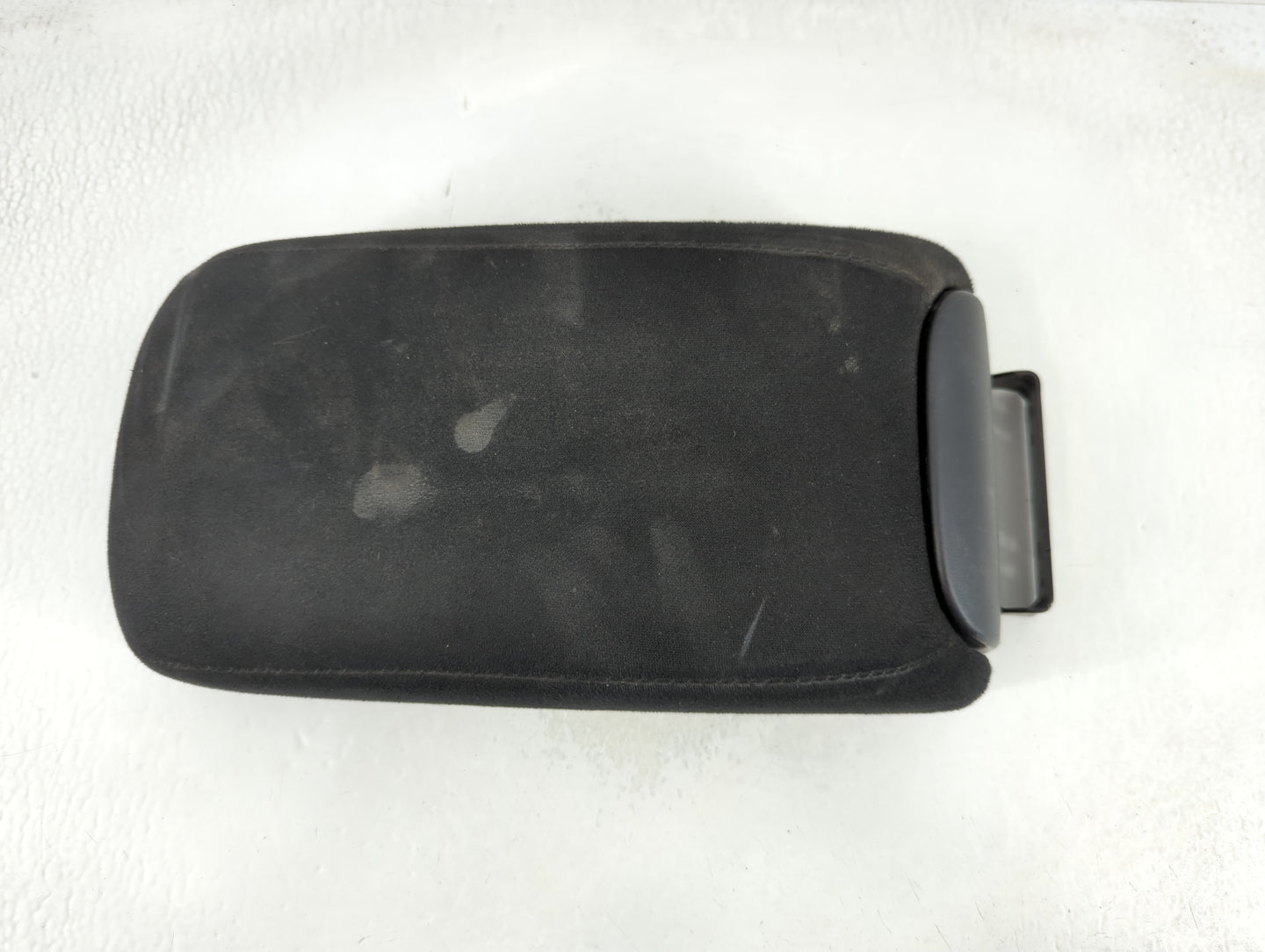 2013 Mitsubishi Outlander Center Console Armrest Cover Lid Fits OEM Used Auto Parts - Oemusedautoparts1.com