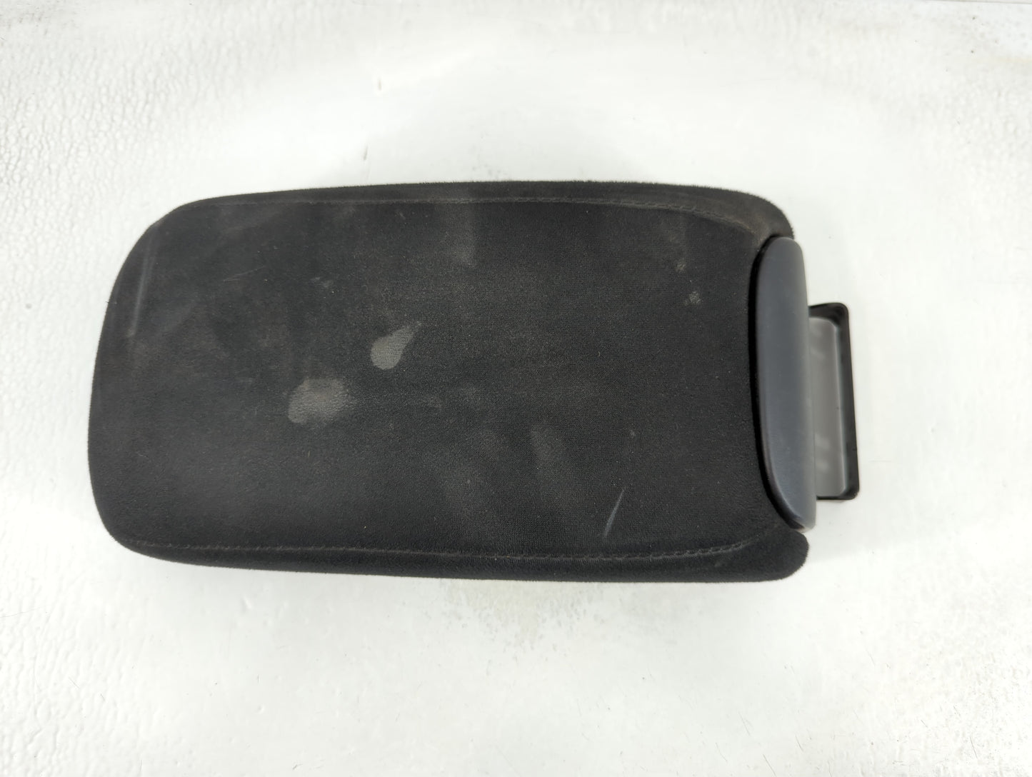 2013 Mitsubishi Outlander Center Console Armrest Cover Lid Fits OEM Used Auto Parts - Oemusedautoparts1.com