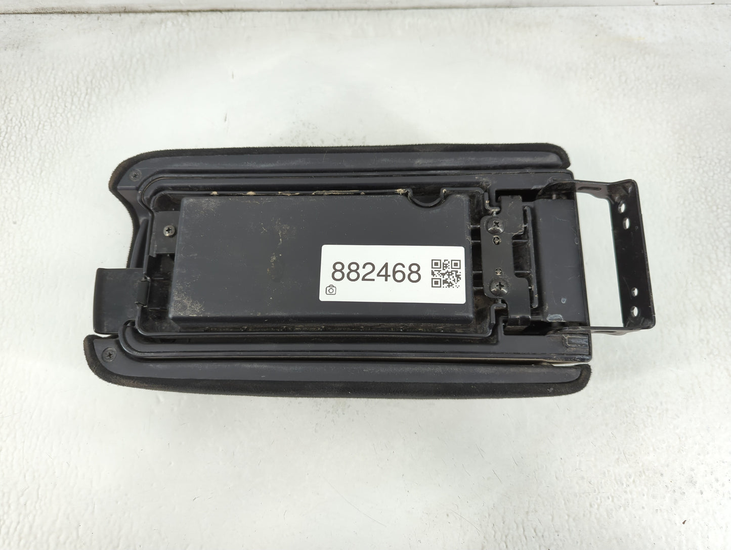 2013 Mitsubishi Outlander Center Console Armrest Cover Lid Fits OEM Used Auto Parts - Oemusedautoparts1.com