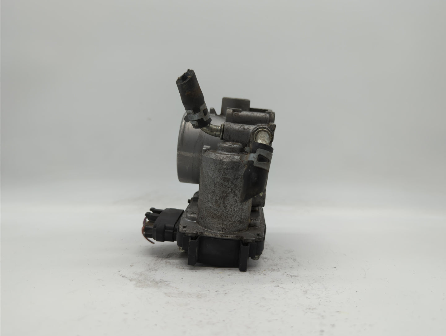 2013 Mitsubishi Outlander Sport Throttle Body P/N:4909 0888 2731 0088 Fits OEM Used Auto Parts - Oemusedautoparts1.com