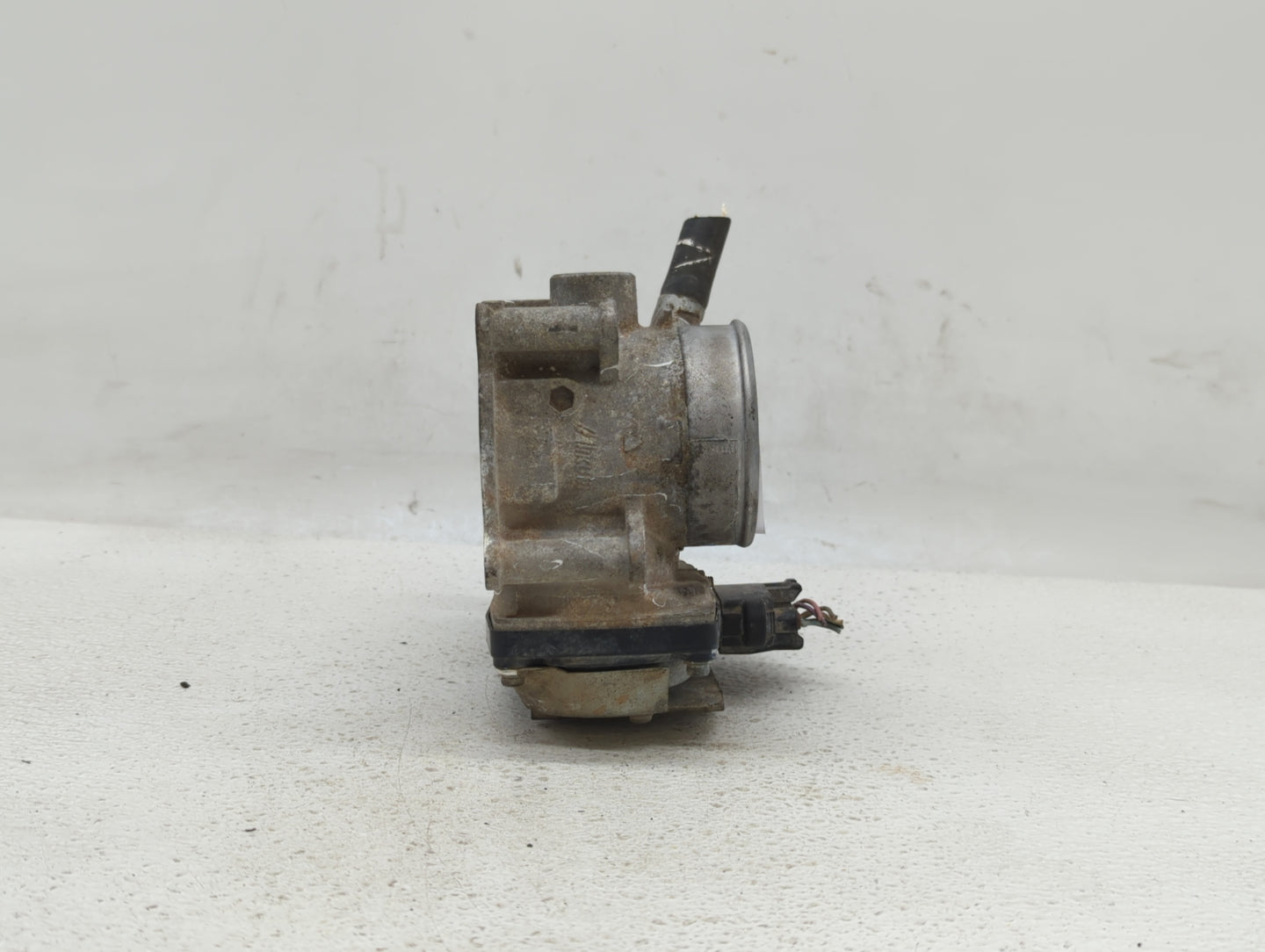 2013 Mitsubishi Outlander Sport Throttle Body P/N:57021 B Fits OEM Used Auto Parts - Oemusedautoparts1.com