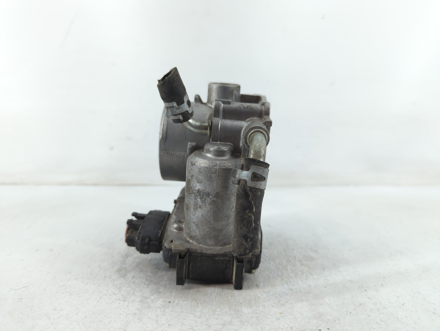 2013-2017 Mitsubishi Outlander Sport Throttle Body P/N:2X25 1086 57021-B Fits Fits 2013 2014 2015 2016 2017 OEM Used Auto Pa