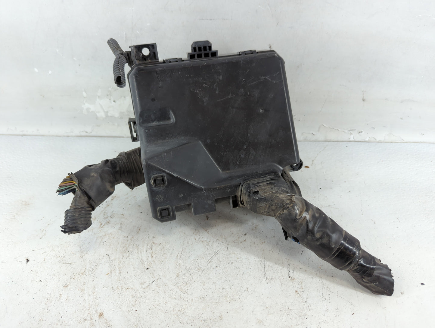 2012-2017 Mitsubishi Outlander Sport Fusebox Fuse Box Panel Relay Module P/N:8565A268 Fits Fits 2012 2013 2014 2015 2016 201