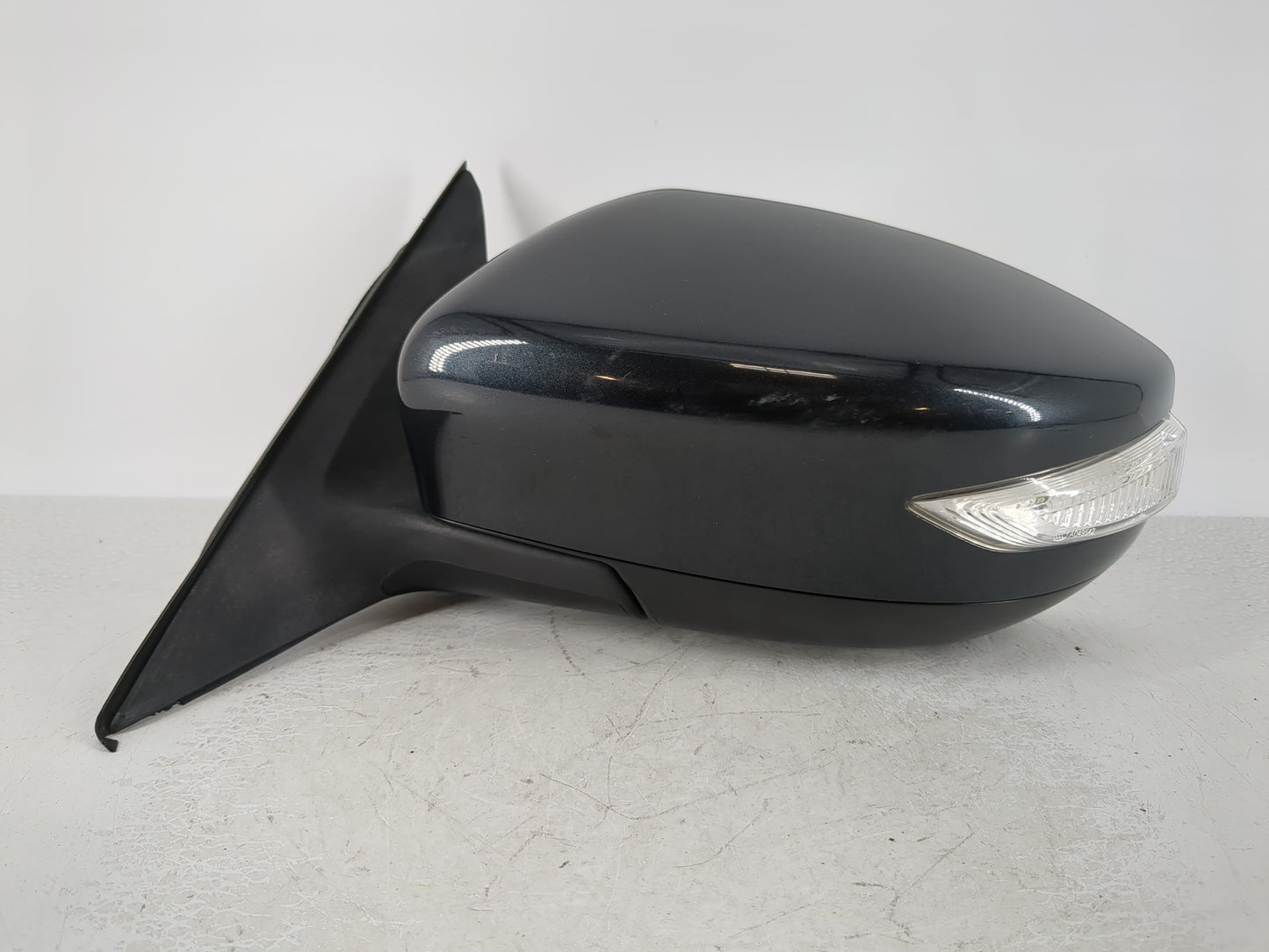 2013-2018 Nissan Altima Driver Side View Mirror - Left Door Mirror OEM Used - Oemusedautoparts1.com