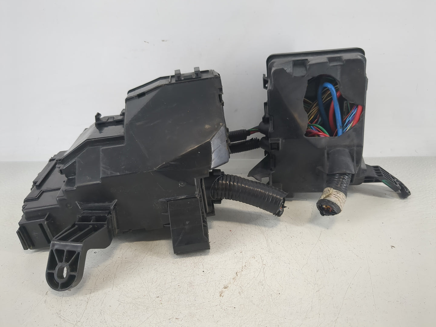 2013-2014 Nissan Altima Fusebox Fuse Box Panel Relay Module P/N:7254-5763-30 Fits Fits 2013 2014 OEM Used Auto Parts - Oemus