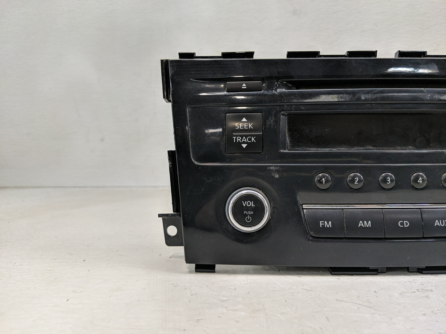 2013-2015 Nissan Altima Radio AM FM Cd Player Receiver Replacement P/N:28185 3TA0G Fits Fits 2013 2014 2015 OEM Used Auto Pa