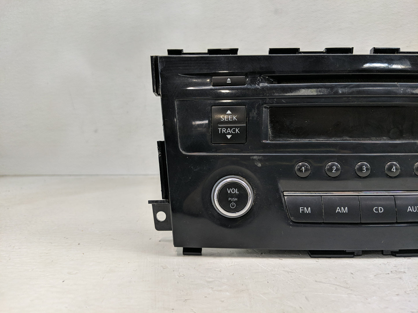 2013-2015 Nissan Altima Radio AM FM Cd Player Receiver Replacement P/N:28185 3TA0G Fits Fits 2013 2014 2015 OEM Used Auto Pa