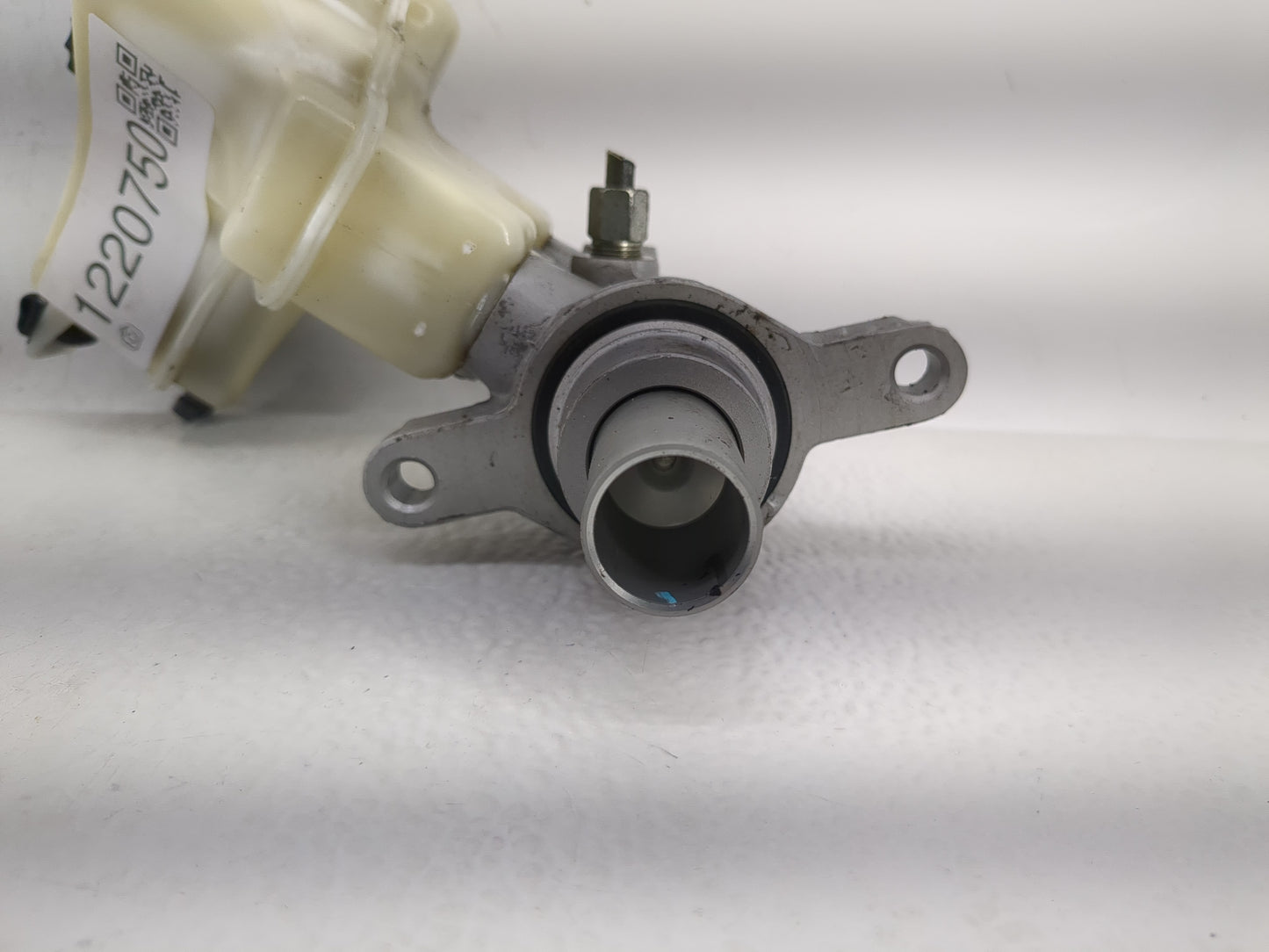 2013-2018 Nissan Altima Brake Master Cylinder 1220750 - Oemusedautoparts1.com