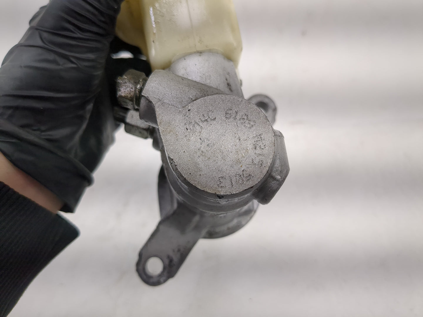 2013-2018 Nissan Altima Brake Master Cylinder 1220750 - Oemusedautoparts1.com