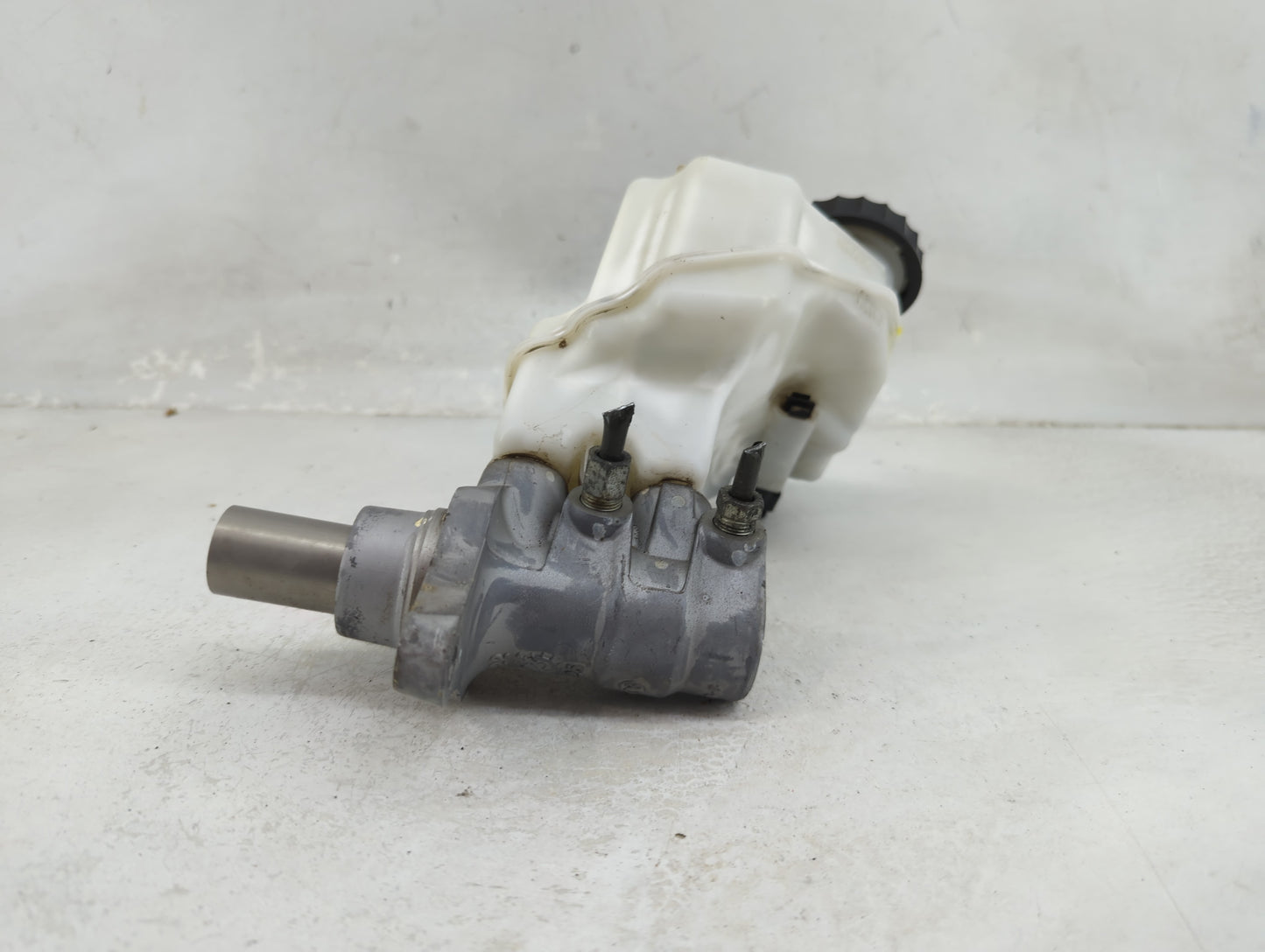 2013-2018 Nissan Altima Brake Master Cylinder 1248314 - Oemusedautoparts1.com