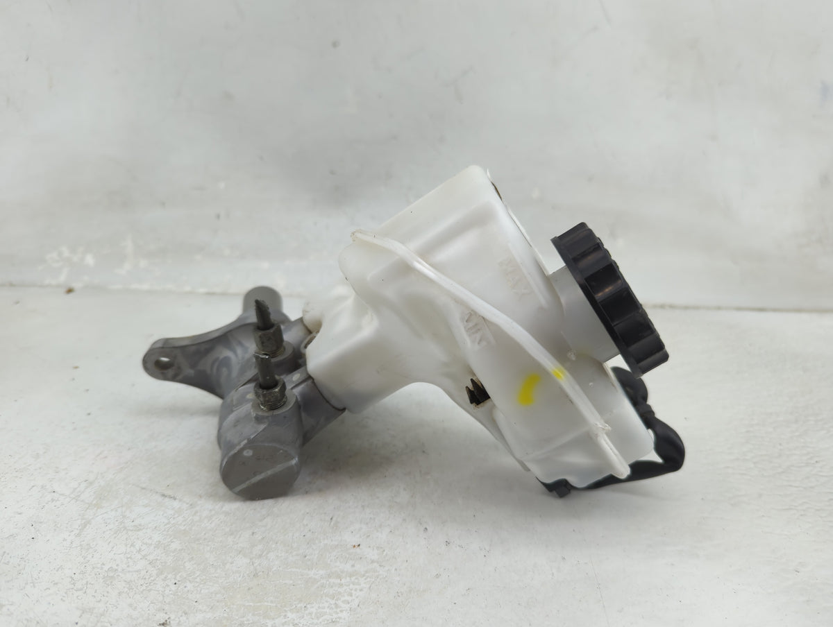 2013-2018 Nissan Altima Brake Master Cylinder 1248314 - Oemusedautoparts1.com