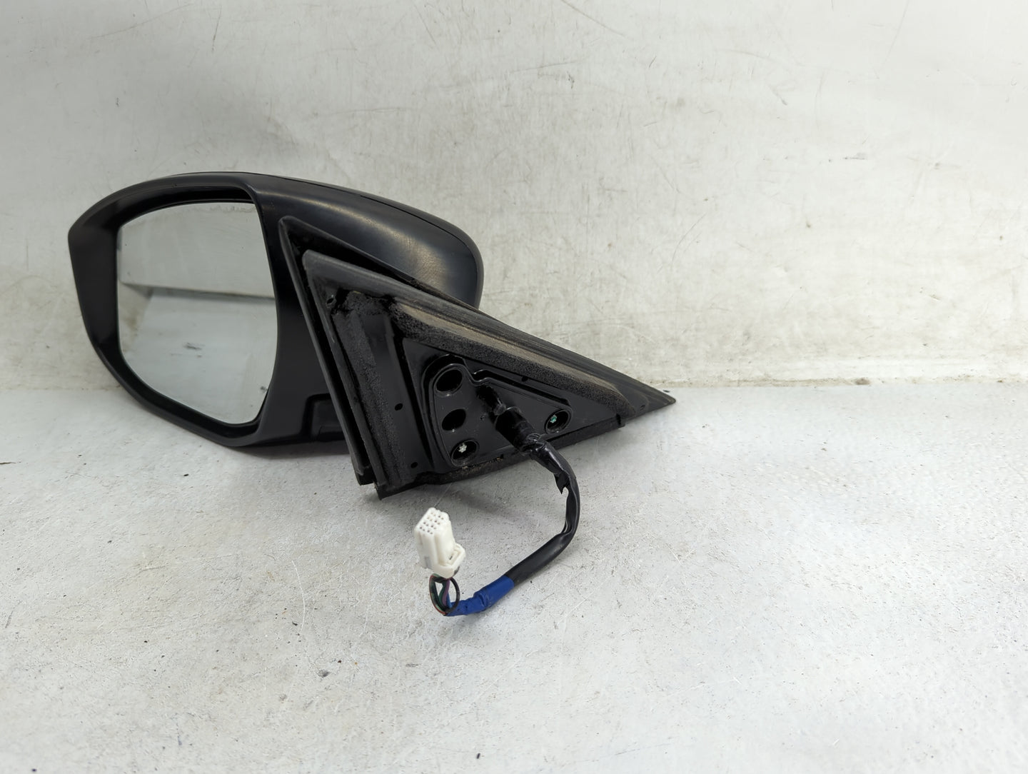 2013-2018 Nissan Altima Driver Side View Mirror - Left Door Mirror OEM Used - Oemusedautoparts1.com