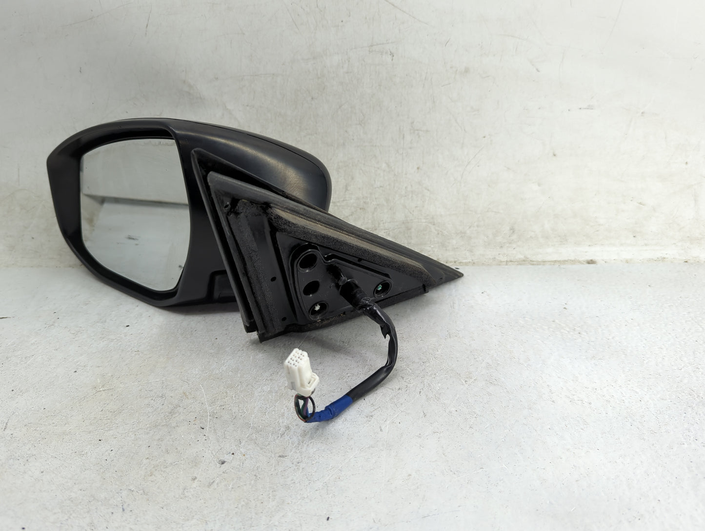 2013-2018 Nissan Altima Driver Side View Mirror - Left Door Mirror OEM Used - Oemusedautoparts1.com
